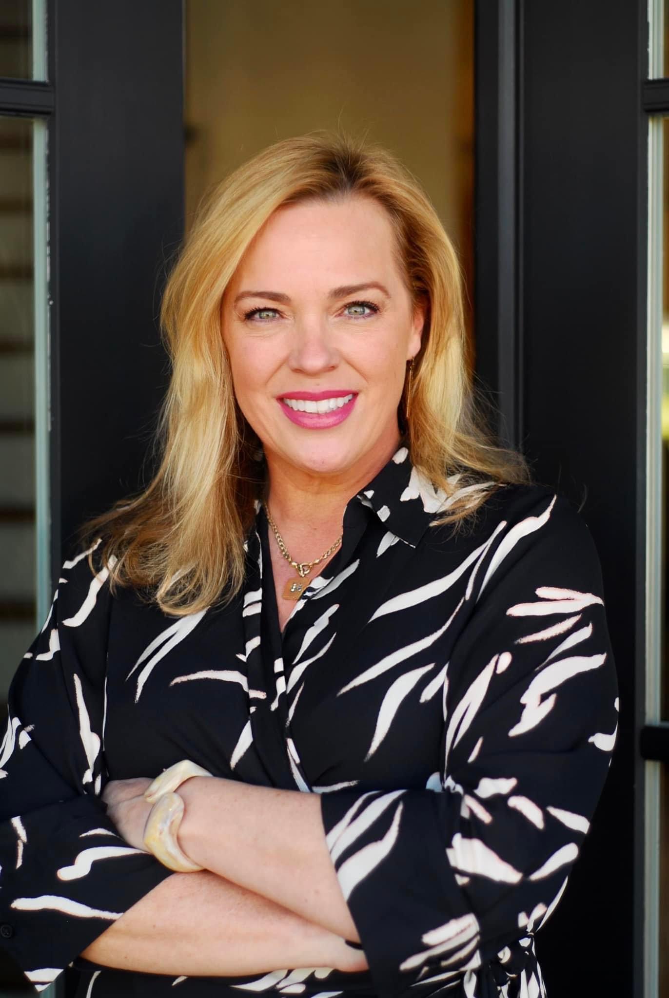 coldwell banker global luxury property specialist holly james